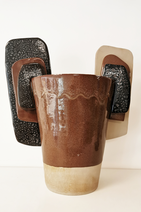 Exposition des élèves : les pièces de l’année Sculpture femme cours modelage céramique poterie Terr'Ame Véronique Belier Trévoux