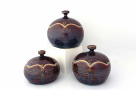 Trois boîtes bleutés assorties, Terr'Ame, atelier-boutique de céramique de Véronique Bélier, Trévoux, Ain