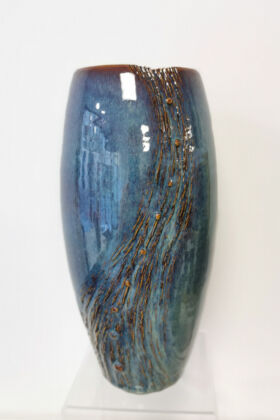 Vase brun bleuté cours modelage céramique poterie Terr'Ame Véronique Belier Trévoux