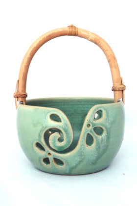 Bol à laine vert ajouré, yarn bowl, Terr'Ame, atelier-boutique de céramique de Véronique Bélier, Trévoux, Ain