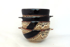 Bols brun moucheté en grès, avec ou sans oreilles, réalisation personnalisée, Terr'Ame, atelier-boutique de céramique de Véronique Bélier, Trévoux, Ain