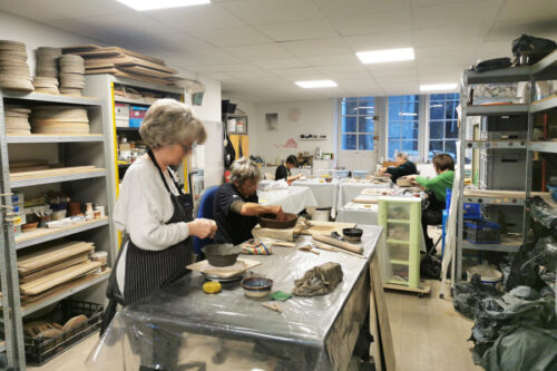 Cours de poterie modelage céramique poterie Terr'Ame Véronique Belier Trévoux Ain