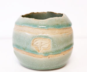 Pot pincé Pot pincé cours stages poterie céramique modelage Terr'Ame Véronique Belier Trévoux Ain