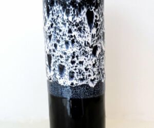 Vase bleu moucheté, cours de poterie, Terr'Ame, atelier-boutique de céramique de Véronique Bélier, Trévoux, Ain