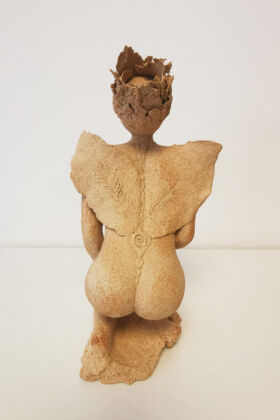 L'envol L'envol sculpture spiritualité féminin sacré poterie céramique modelage Terr'Ame Véronique Belier Trévoux Ain