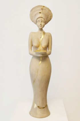 Offrande Offrande sculpture céramique poterie féminin Terr'Ame Véronique Belier Trévoux