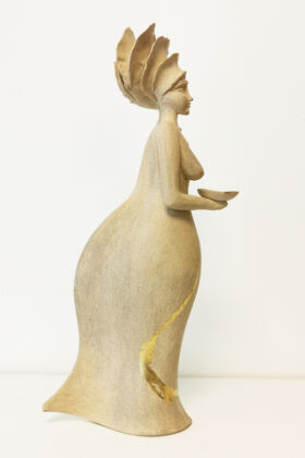 Offrande Offrande sculpture céramique poterie féminin Terr'Ame Véronique Belier Trévoux