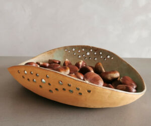 Coupe à fruits Coupe à fruits cours de poterie céramique modelage Terr'Ame Véronique Belier Trévoux Ain