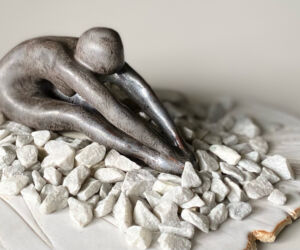 Femme sculpture femme cours de poterie céramique modelage Terr'Ame Véronique Belier Trévoux Ain