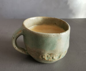 Tasse à café poterie céramique modelage Terr'Ame Véronique Belier Trévoux Ain
