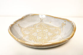 Assiette creuse céramique poterie mandala Terr'Ame Véronique Belier Trévoux