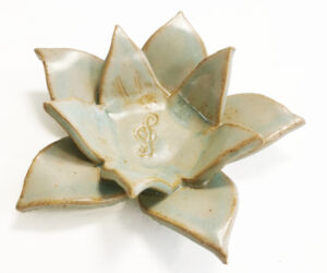 Lotus_Cours poterie Atelier Terr'Ame_Trévoux