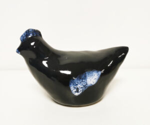 Petite poule cours modelage céramique poterie Terr'Ame Véronique Belier Trévoux