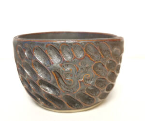 Pot pincé Aum Pot pincé Aum cours céramique poterie Terr'Ame Véronique Belier Trévoux