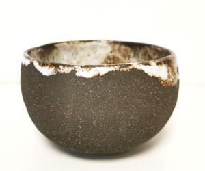 Pot pincé terre noire Pot pincé terre noire céramique poterie Terr'Ame Véronique Belier Trévoux